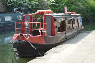 London: Private 2-Hour Canal Boat Trip From Camden