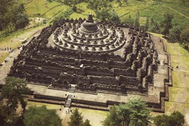 yogyakarta: Borobudur sunrise, Merapi volcano & Prambanan
