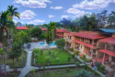 Paquete Safari de Lujo por la Jungla de Chitwan (2 noches/3 días)