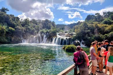 Split/Trogir: Krka National Park Day Trip & Boat to Skradin