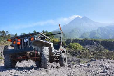 Yogyakarta: Borobudur Merapi Prambanan include all tickets