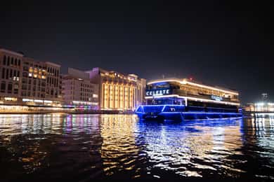 Dubai: Luxury Dinner Cruise w/ Unlimited Alcohol, Live Shows