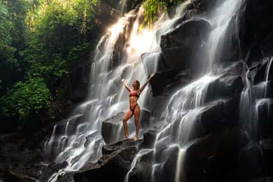 Bali/Ubud: Kanto Lampo Waterfall, Monkey Forest & Swing Tour