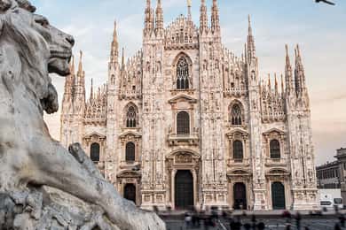 Milan: Duomo Cathedral Entry Ticket and Rooftop Tour