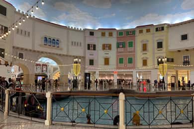 Doha: Private City Tour, Gondola Ride & Villaggio Mall Visit