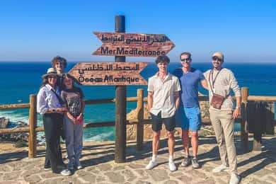 Desde Marbella: Excursión de un día a Tánger con ferry, camello y zocos