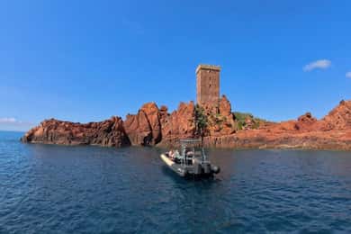 Fréjus : Excursion en hors-bord dans les calanques de l'Estérel + pause baignade
