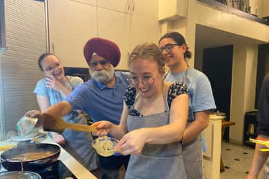 New Delhi: Indian Cooking Class in a Local Home