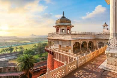 Agra: Skip-The-Line Taj Mahal and Agra Fort Tour