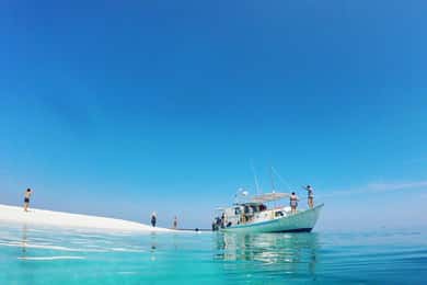Hulhumale: Full Day Boat Tour and Snorkeling