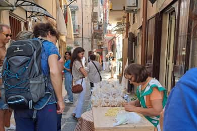 Bari: Guided Walking Tour with A Special Treat