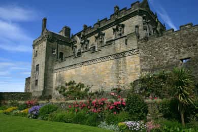 Glasgow: Stirling Castle, Loch Lomond Walk, and Whisky Tour