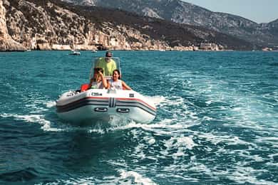 Da Orosei: tour in gommone a Cala Ginepro - Cala Goloritzè