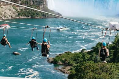 Niagara watervallen, Canada: Zipline naar de watervallen