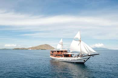 Labuan Bajo: 2 Nights Komodo Liveaboard on Phinisi Boat
