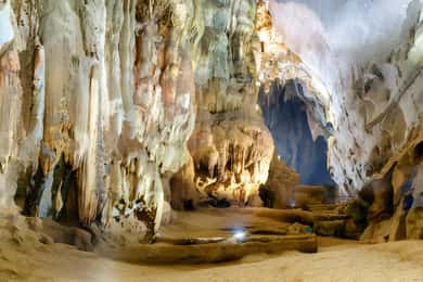 Fra Hue: OPPLEVELSE AV PHONG NHA-GROTTEN