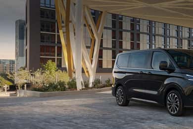 Malta: Van 8 passenger Taxi Transfer from Airport