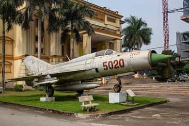 Hanoi: Vietnam War Remnants Museum & Local Train Street