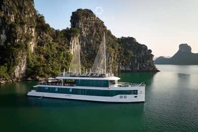 Ha Long–Lan Ha Luxury Yacht Day Cruise from Hanoi