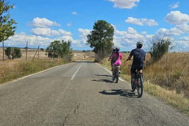 Matera: E-Bike Tour with Sassi Views at Sunrise