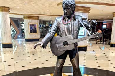 Las Vegas: Elvis Presley History Walking Tour of Landmarks