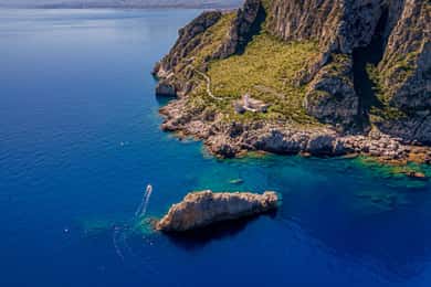 Palermo: Tour in barca a Capo Zafferano con aperitivo e drink
