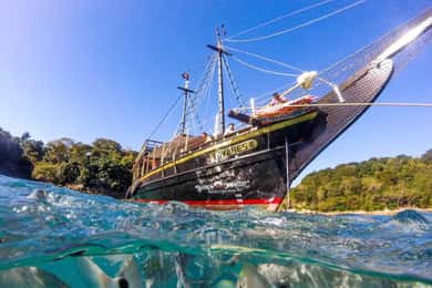Pirat Cataraman Angra dos Reis og Ilha Grande med lunsj