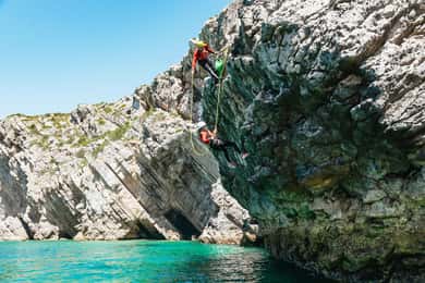 Lisboa: Aventura de Coasteering no Parque Natural de Sesimbra/Arrábida