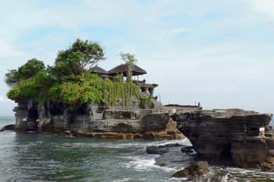 Świątynia Tanah Lot z wycieczką po Ubud i oglądaniem tańca Kecak