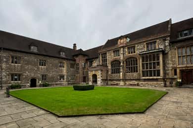 London: Medieval Tales and Martyrs Walking Tour