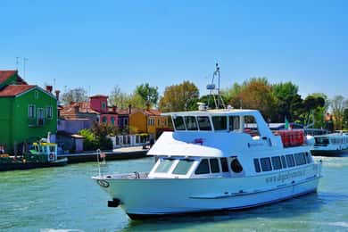 Venezia: Tour in barca di Murano e Burano con visita alla fabbrica di vetro