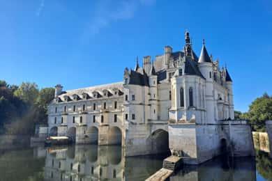 Paris: Loire Valley Castles Day Trip with Entry Tickets