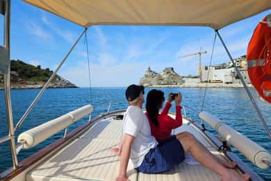 Private Boat Tour from La spezia to 5 Terre with Drinks-Snacks-Swimming