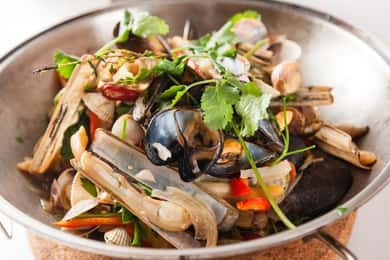 Faro: Aprenda a cozinhar uma cataplana como um morador local!