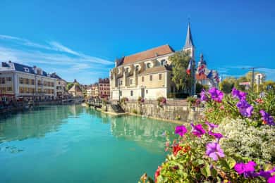 Private day trip from Geneva to Lovagny, Annecy, Lake & back