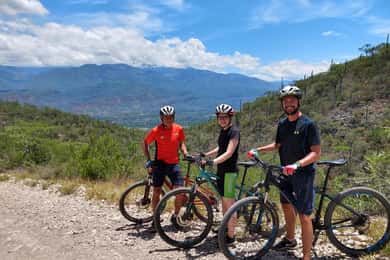 Oaxaca: Cascadas y Mangos 2 Days Bike Trip