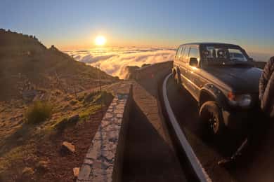 MADEIRA: Jeep Safari to Pico Arieiro & Santana local Houses