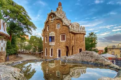 Park Güell Guided Tour with Entry