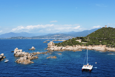 3H30 Esplora la costa meridionale della baia di Ajaccio in catamarano