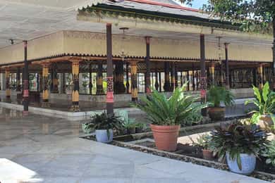 Yogyakarta: Yogyakarta Palace and Taman Sari Tour