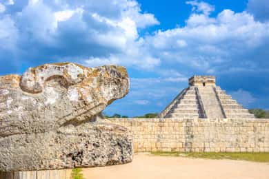 Depuis Playa del Carmen : visite de Chichén Itzá, Valladolid avec cénote et buffet.