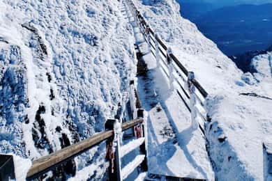Kunming: Jiaozi Sneeuwberg Overnachting met Zonsopgang Wandeling