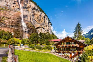 Zurich: Private Day Tour to Waterfalls Valley & Interlaken.