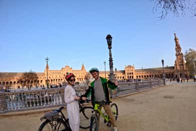 Passeio histórico de bicicleta ao pôr do sol em Sevilha