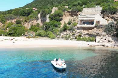 Halbtägige Tour mit dem RIB im Golf von Aranci: Capo Ceraso, Molara und Delfine