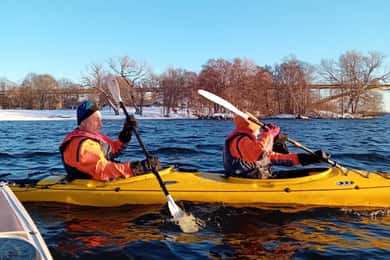 Stockholm - kajak Vinterkajakpaddling genom stadskärnan
