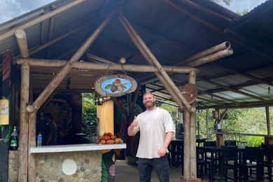 Medellín: Chocolate Farm Tour with Cocoa Exfoliation