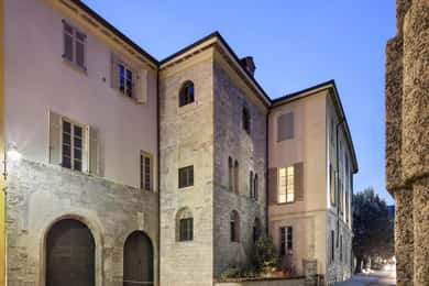 Como: Palazzo Odescalchi Guided Tour with Breakfast