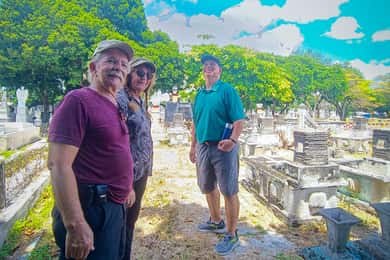 What's Day of the Dead? Merida: Cemetery Tour