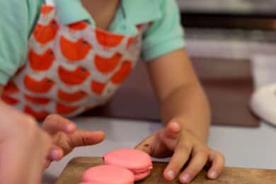 Paris: Kinder in der Küche - Macaron